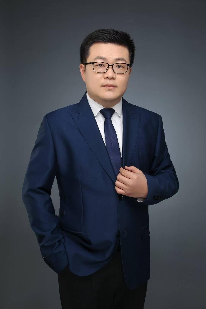 李坤律师